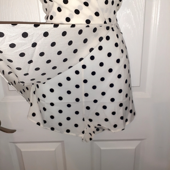 Short/romper - Picture 3 of 4